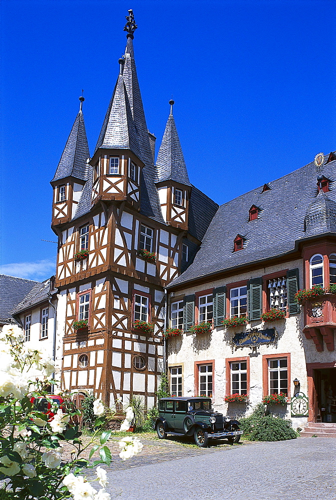 Siegfried's mechanical music cabinet under blue sky, Museum, Ruedesheim, Rheingau, Hesse, Germany, Europe