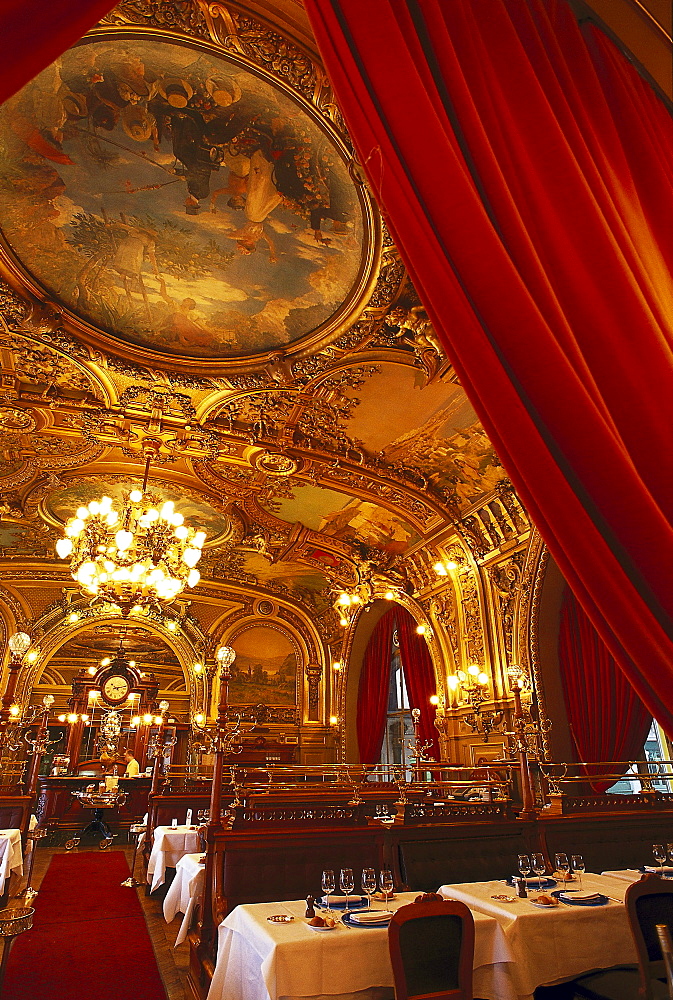 Restaurant Le Train Bleu, Paris, France