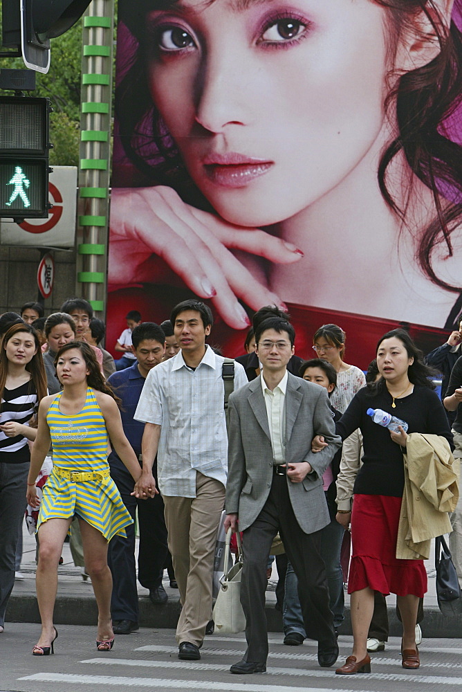 Pedestrians, Huaihai Xilu, intersection Huaihai Xilu, shopping, people, consumer, consume