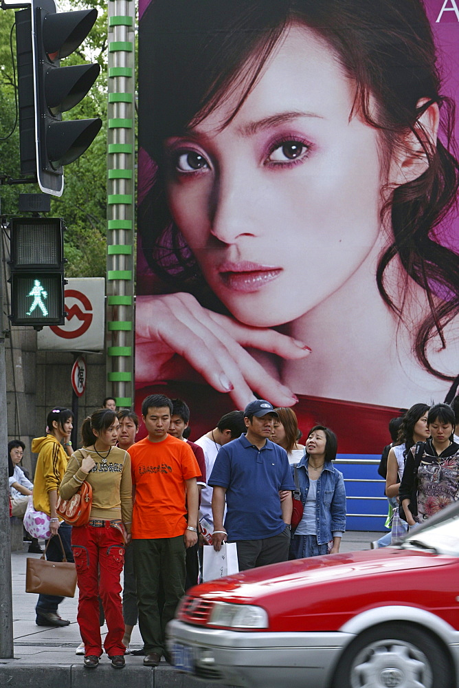 Pedestrians, Huaihai Xilu, intersection Huaihai Xilu, shopping, people, consumer, consume