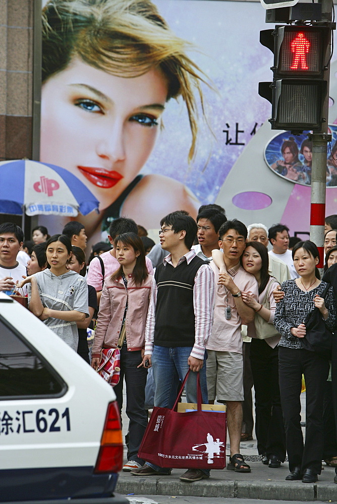 Pedestrians, Huaihai Xilu, intersection Huaihai Xilu shopping, people, consumer, consume