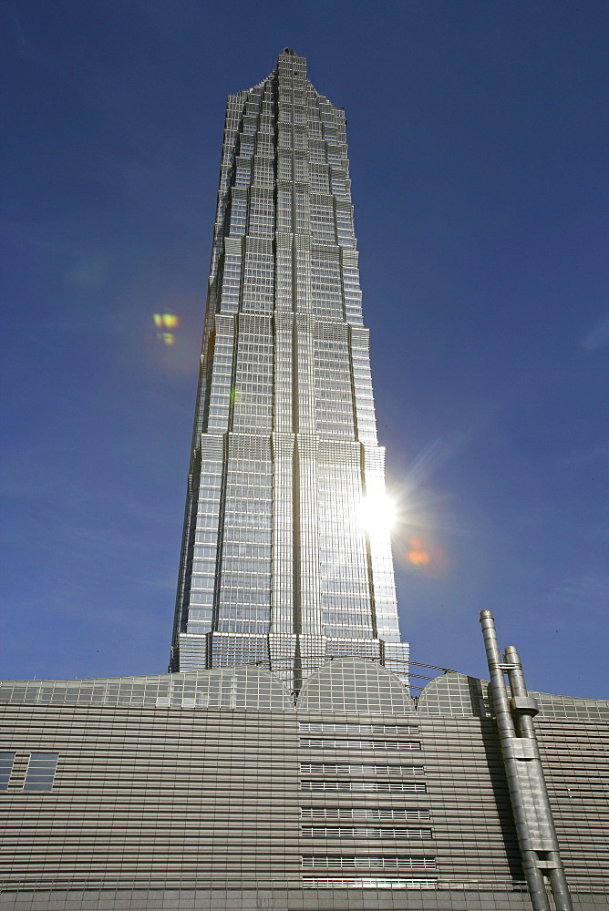 Jinmao Tower, Pudong, Center of Pudong, Lujiazui, Jin Mao Tower, 421 meter high, steel and aluminium fassade, 53rd to 87th floor, 53.-87, Grand Hyatt Hotel, Jin Mao, style of a pagoda