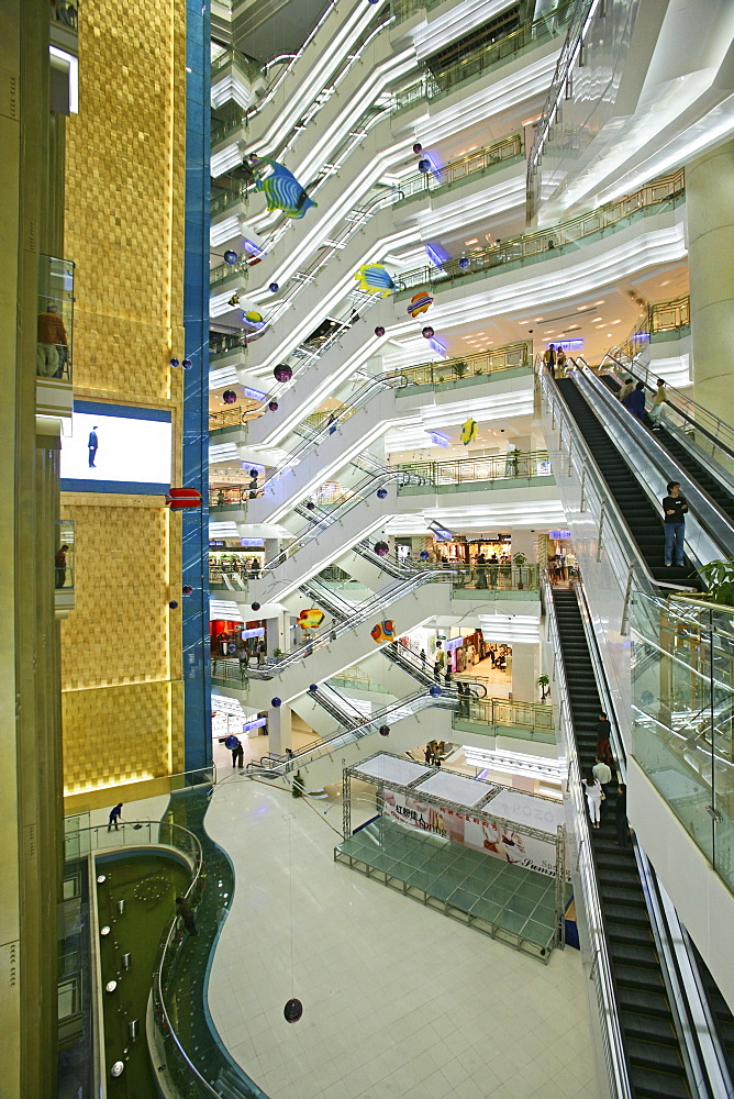 Shopping Shanghai, New World, Yao Han, shopping mall, escalator, shops, stores, mega malls, multi storey, advertising, consumers, fashion, design, atrium