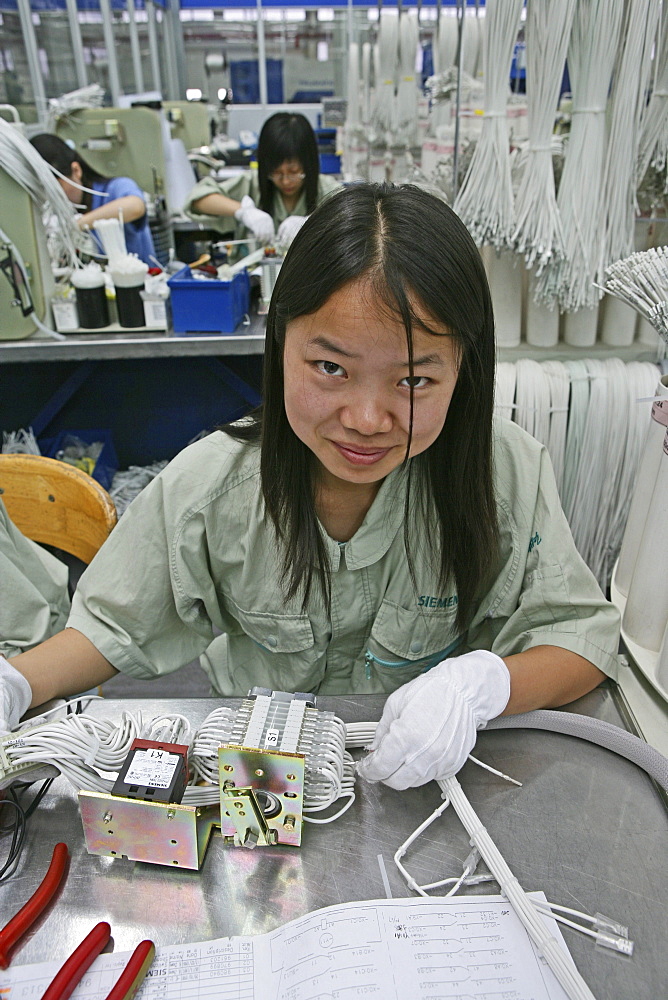 High-Tech, switch production, women worker, technician