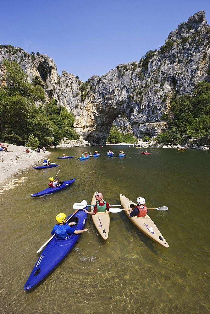 Kajaking on Ardeche river at Pont d'Arc, France, Europe00057246