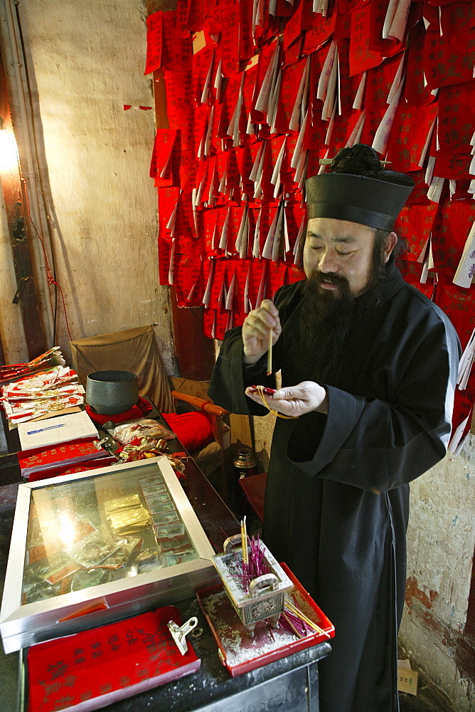 Taoist monk, Grand Temple, Taoist Heng Shan south, Hunan province, Hengshan, Mount Heng, China, Asia