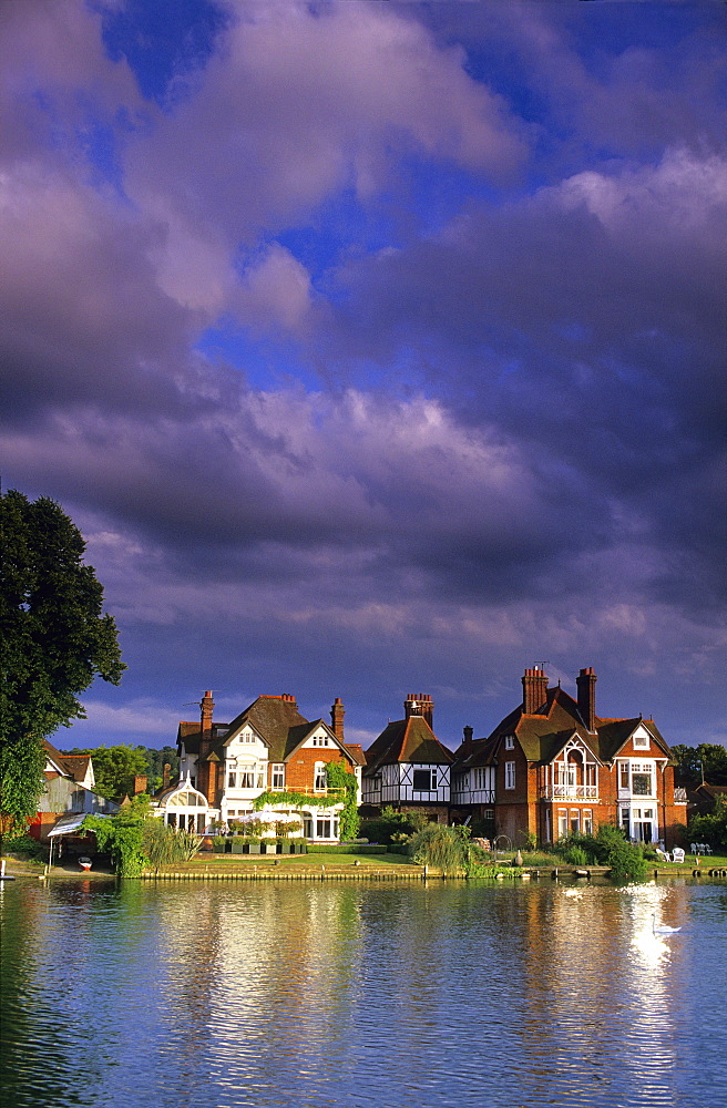 Europe, England, Buckinghamshire, Marlow, river Thames