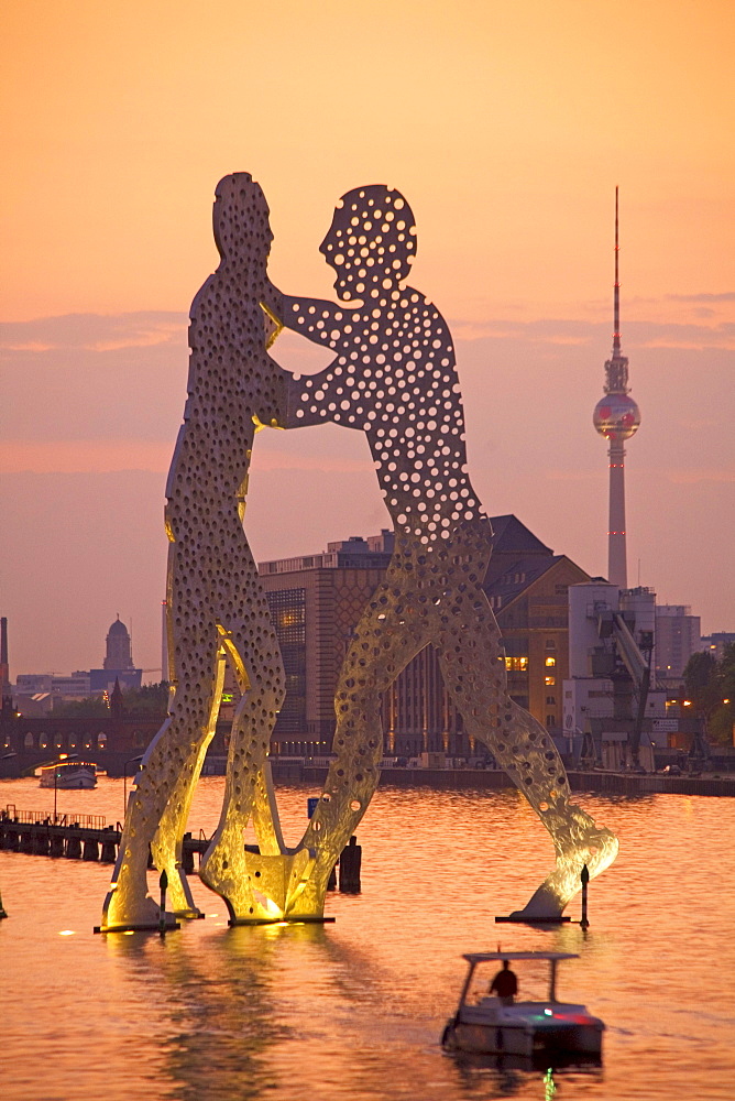 Monecular Men Sculpture, TV Tower, Spree River, Treptow, Berlin