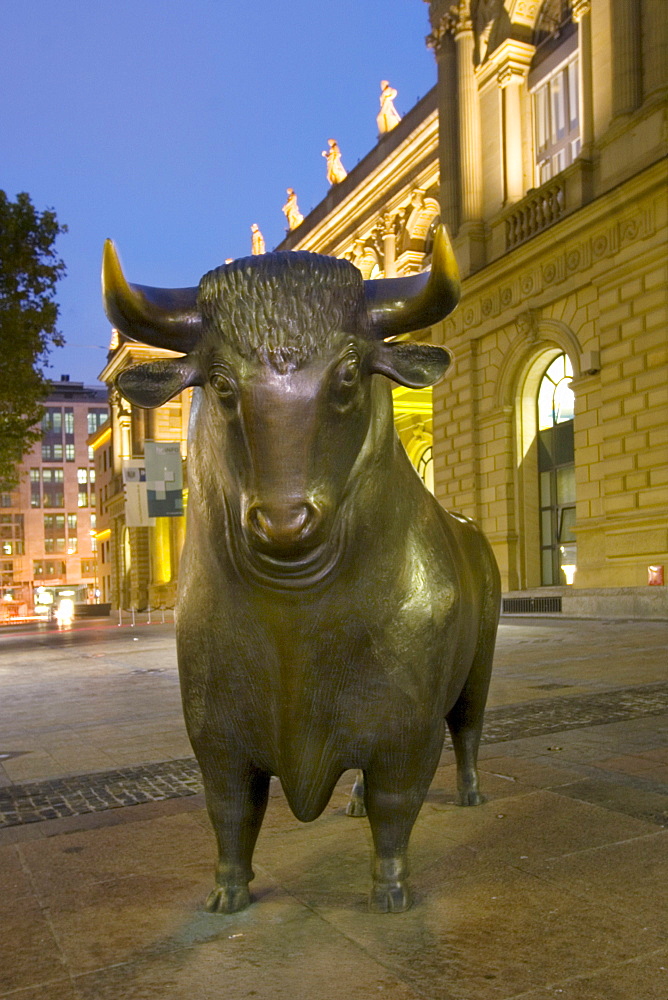 Germany, Frankfurt, stock exchange, bull and bear, twilight