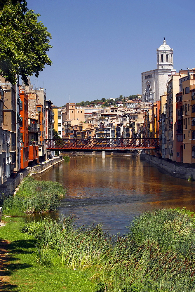 GironaÂ¥s Cathedral and the river Onyar, Girona, Catalonia, Spain