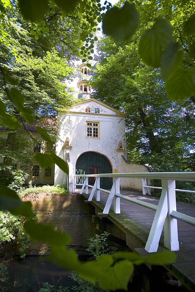 Gate Lodge, Moated Castle, Dornum, East Frisia, North Sea, Lower Saxony, Germany