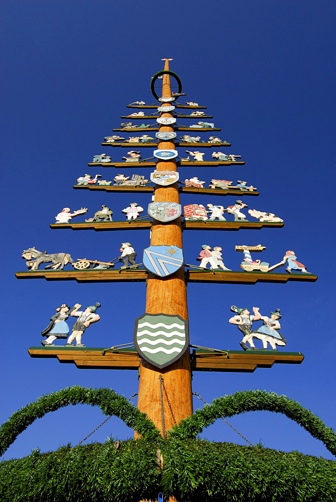 maypole, Petting, lake Waginger See, Chiemgau, Upper Bavaria, Bavaria, Germany