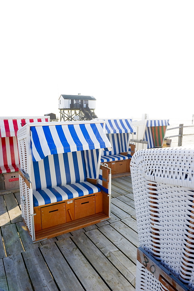 Beach chairs on the beach, Sankt Peter-Ording, Wadden Sea National Park, Eiderstedt peninsula, North Frisian Islands, Schleswig-Holstein, Germany, Europe