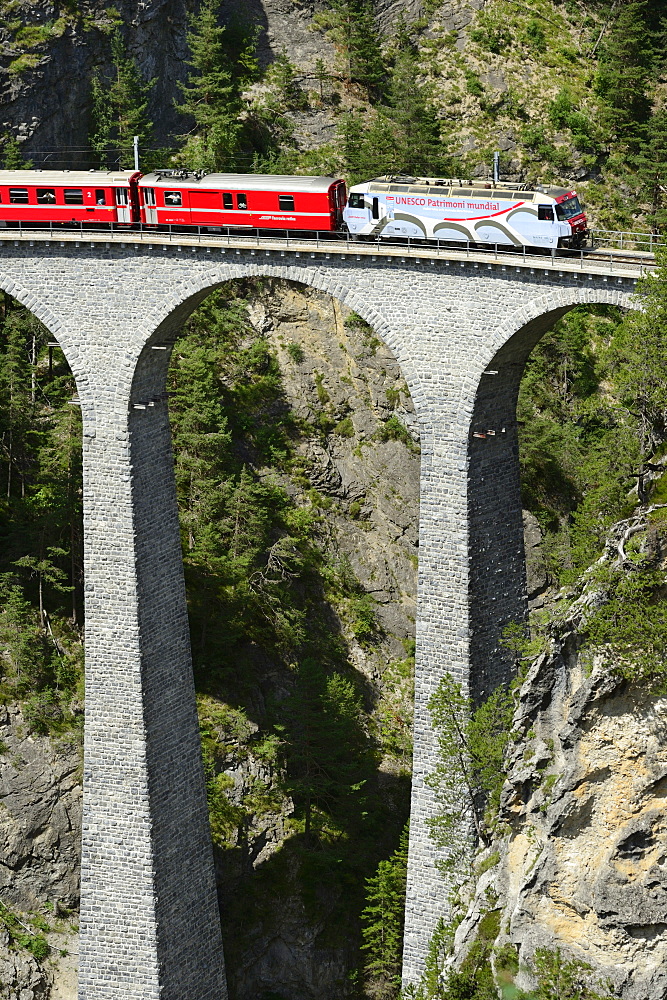 Rhaetian Railway driving over the Landwasser-Viaduct, Landwasser-Viaduct, Rhaetian Railway, Albulabahn, UNESCO World Heritage Site Rhaetian Railway, Grisons, Switzerland