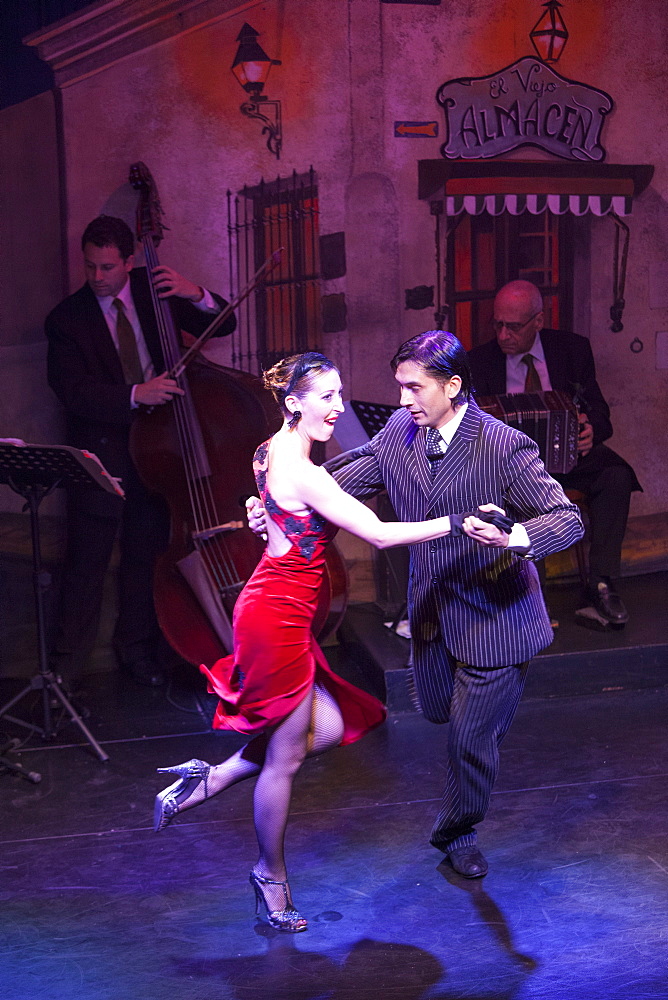 Tango dance show at El Viejo Almacen restaurant and bar, Buenos Aires, Buenos Aires, Argentina