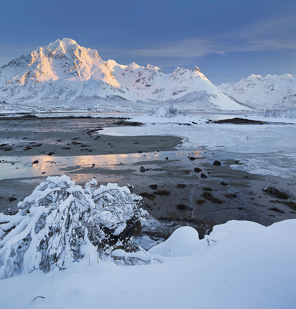 Austnesfjorden near Laupstad, Higravtindan, Austvagoya, Lofoten, Nordland, Norway