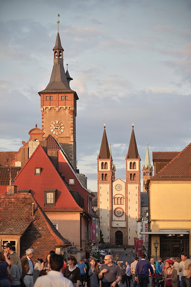 View of St. Kilian's cathedral from the old Main River bridge, Wuerzburg, Franconia, Bavaria, Germany