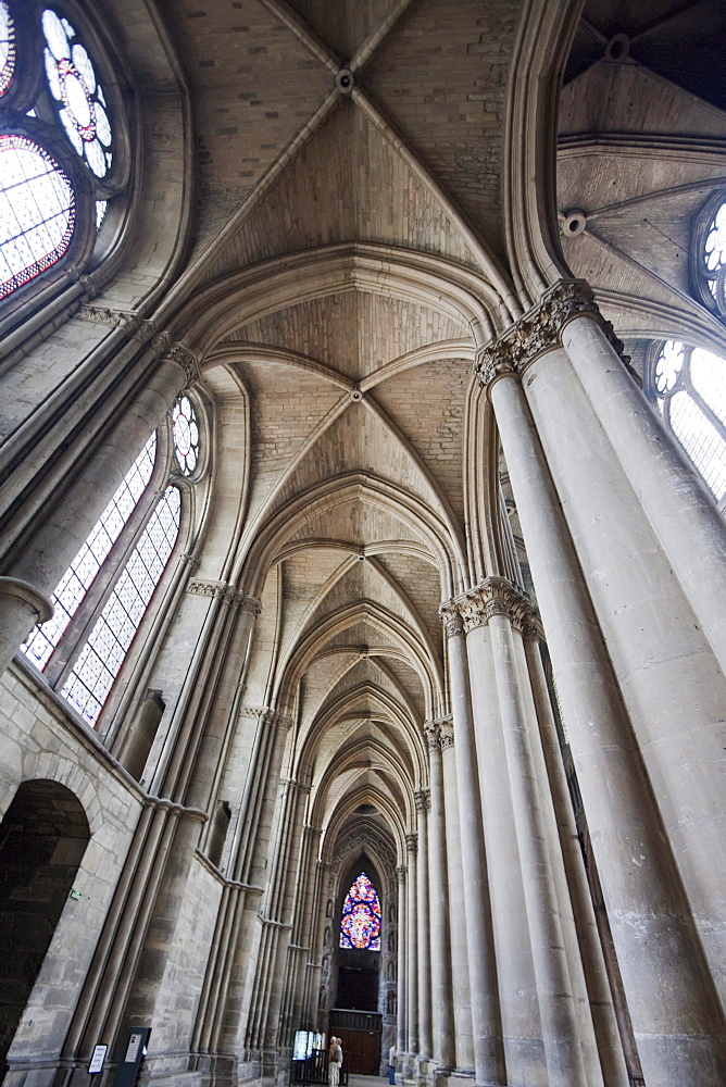 Nave of the Notre-Dame de Reims Cathedral, Reims, Marne, France