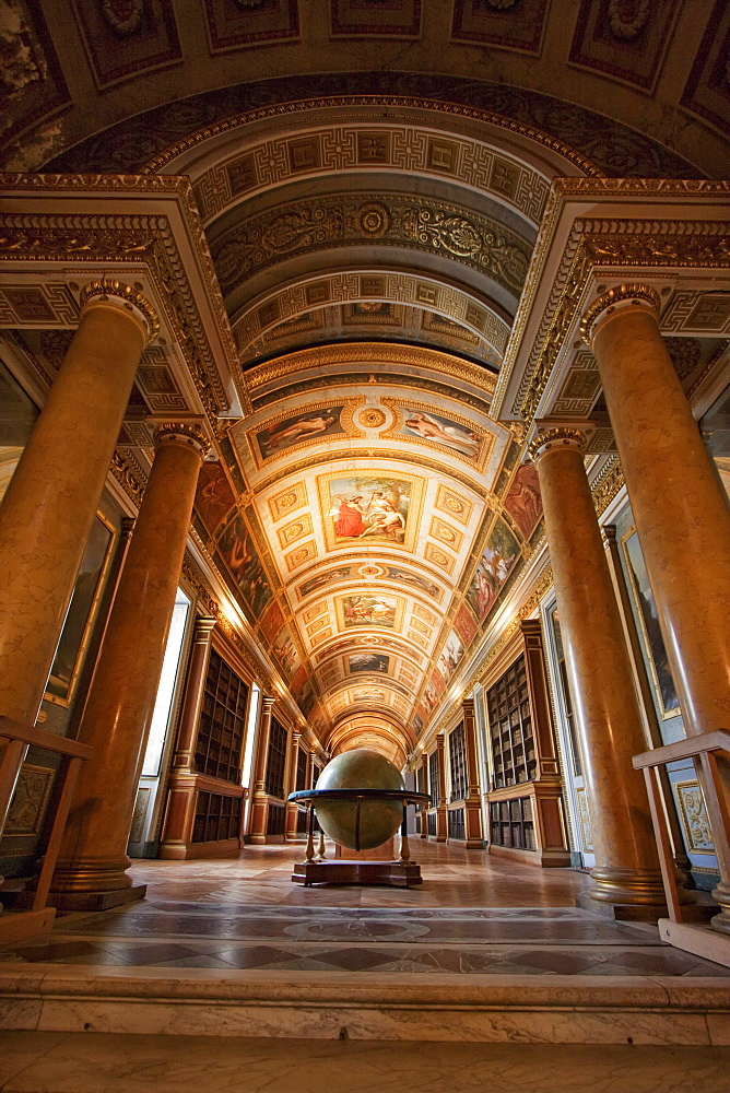 Gallery of Diana in the Palace of Fontainebleau, Fontainebleau, Seine-et-Marne, France