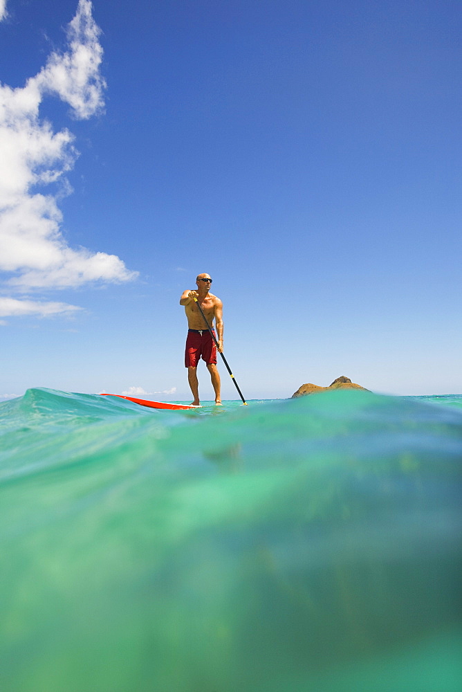 Hawaii, Oahu, Lanikai, Stand up paddling.