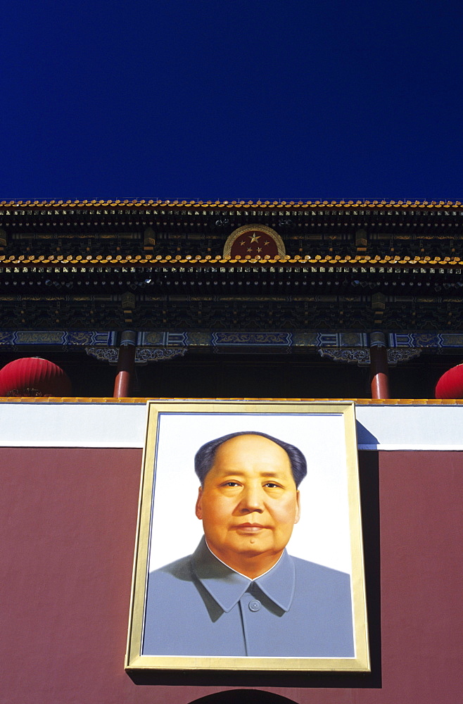 China, Beijing, portrait of Mao Tse Tung on Tiananmen Gate