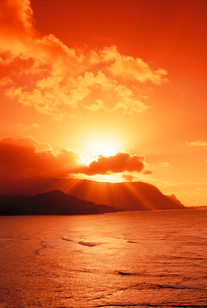 Hawaii, Kauai, North shore, Sunset over Bali Hai Point.