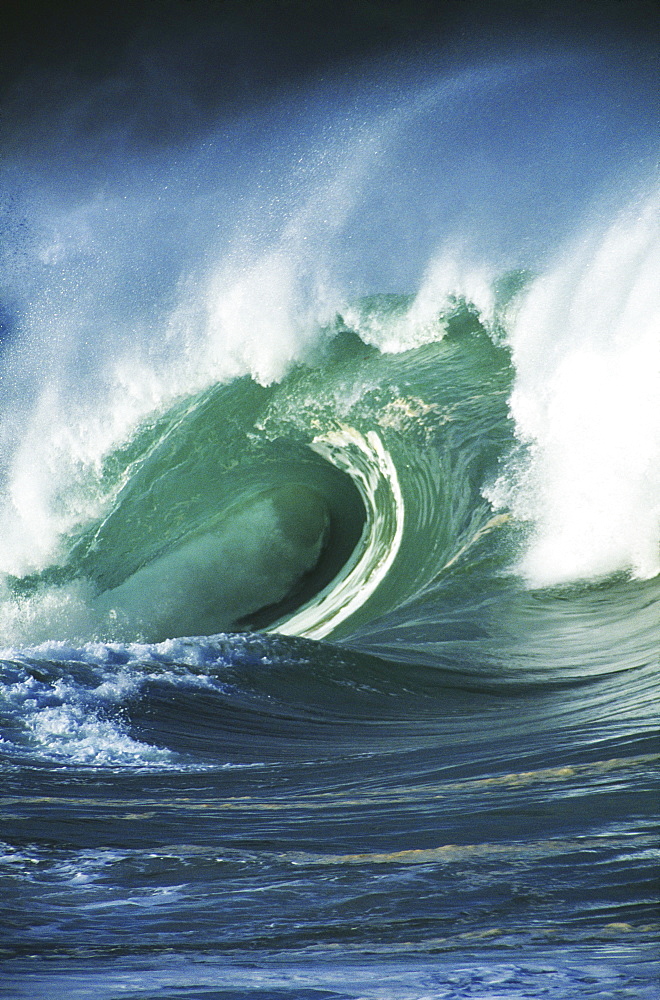 Hawaii, Oahu, Waimea Shore break