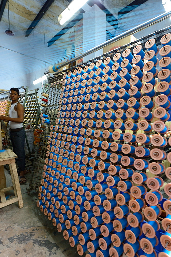 Silk threads in the looms, Varanasi, Uttar Pradesh, India, Asia