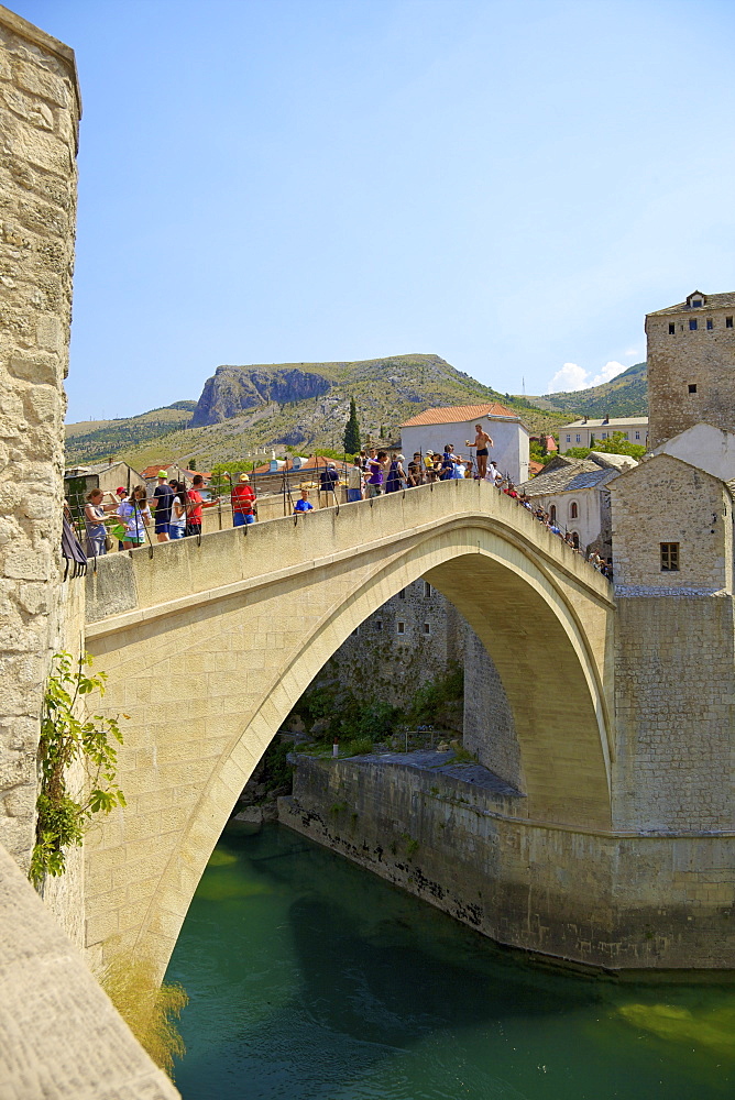 Stari Most (New Old Bridge), UNESCO World Heritage Site, Mostar, Bosnia, Bosnia-Herzegovina, Europe