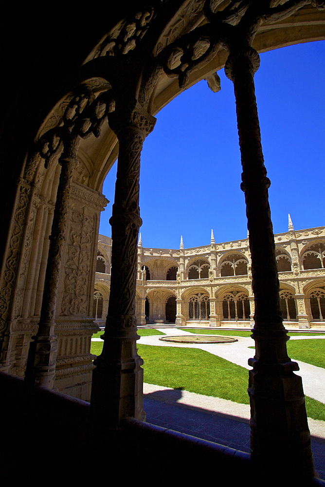 Cloisters, Mosteiro dos Jeronimos, Lisbon, Portugal, South West Europe