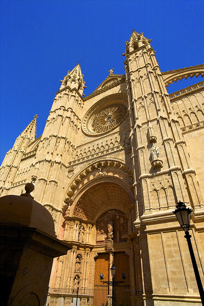 The Cathedral of Santa Maria of Palma, Palma, Mallorca, Spain, Europe