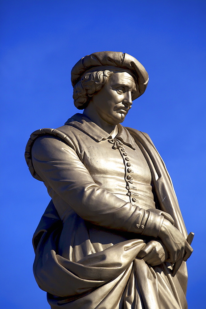 Statue of Rembrandt in Rembrandtplein, Amsterdam, Netherlands, Europe