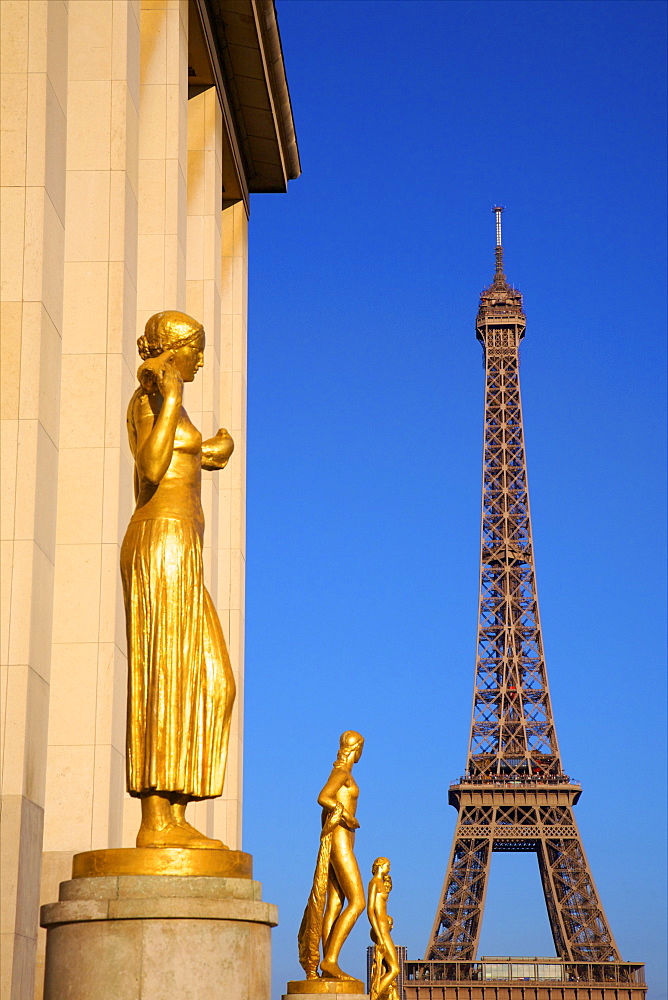 Palais de Chaillot and Eiffel Tower, Paris, France, Europe