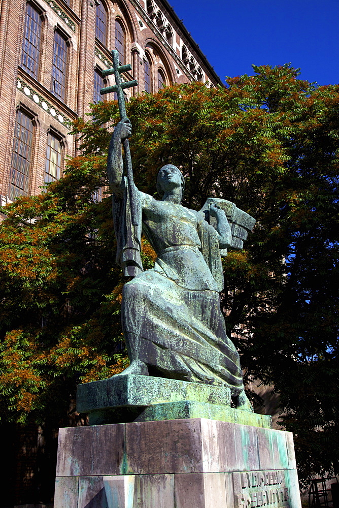 War Memorial, Castle Hill District, Budapest, Hungary, Europe 