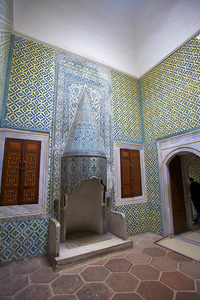 Fireplace in Queen Mother's Apartment, Topkapi Harem, Topkapi Palace, UNESCO World Heritage Site, Istanbul, Turkey, Europe