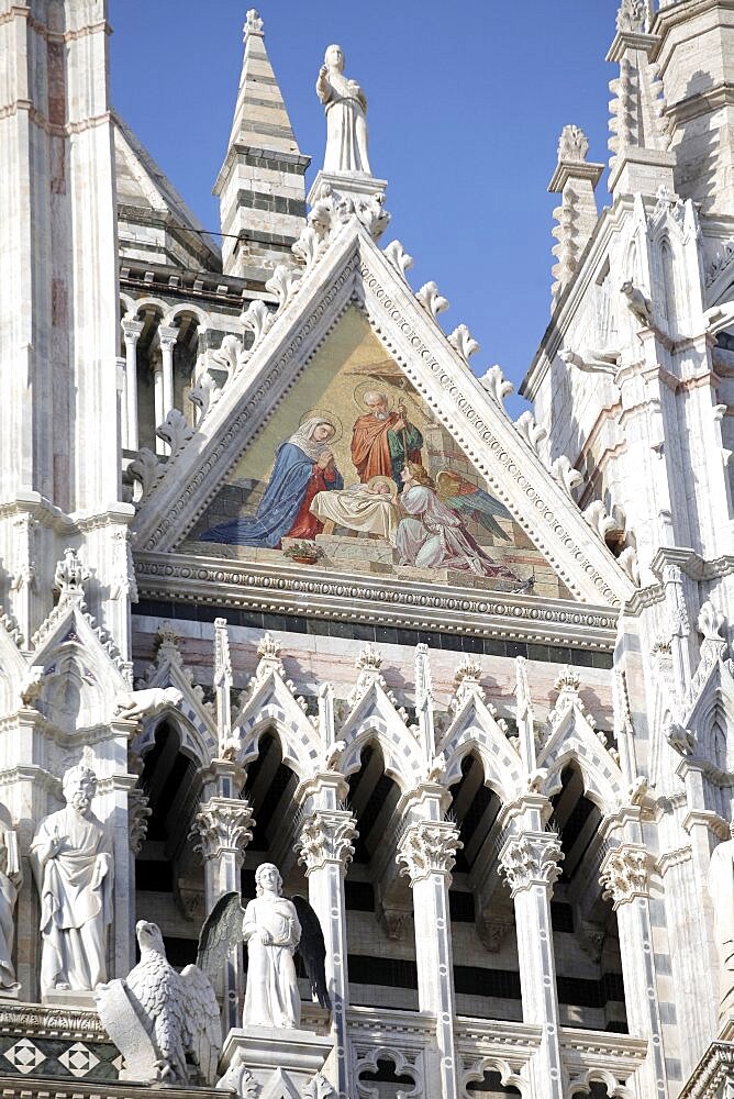 Carvings on Cathedral of Siena facade, Siena, UNESCO World Heritage Site, Tuscany, Italy, Europe