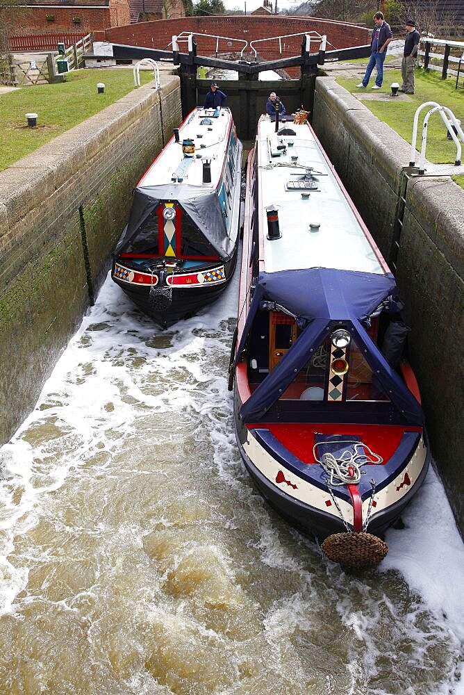 Narrow boats in lock, Northamptonshire, England, United Kingdom, Europe