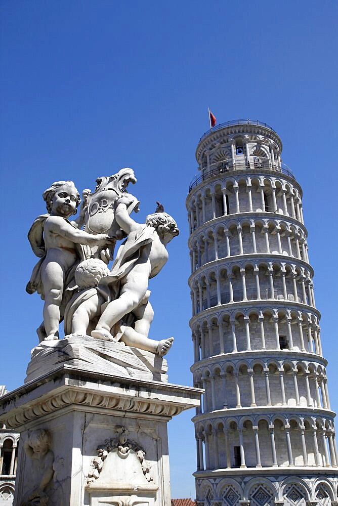 Statue of Angels and Leaning Tower, UNESCO World Heritage Site, Pisa, Tuscany, Italy, Europe