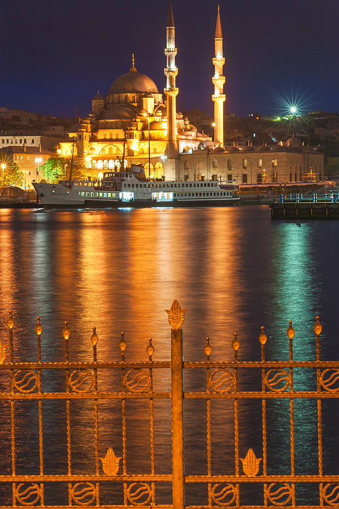 Yeni Cami (New Mosque) at night, Istanbul Old City, Turkey, Europe 