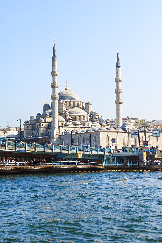 Yeni Cami (New Mosque), Istanbul Old city, Turkey, Europe 