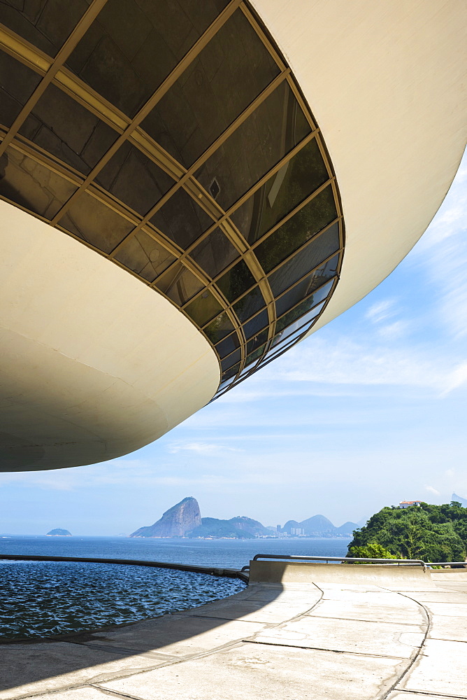 Niemeyer Museum of Contemporary Arts, and view over Sugar Loaf and Guanabara Bay, Niteroi, Rio de Janeiro, Brazil, South America 