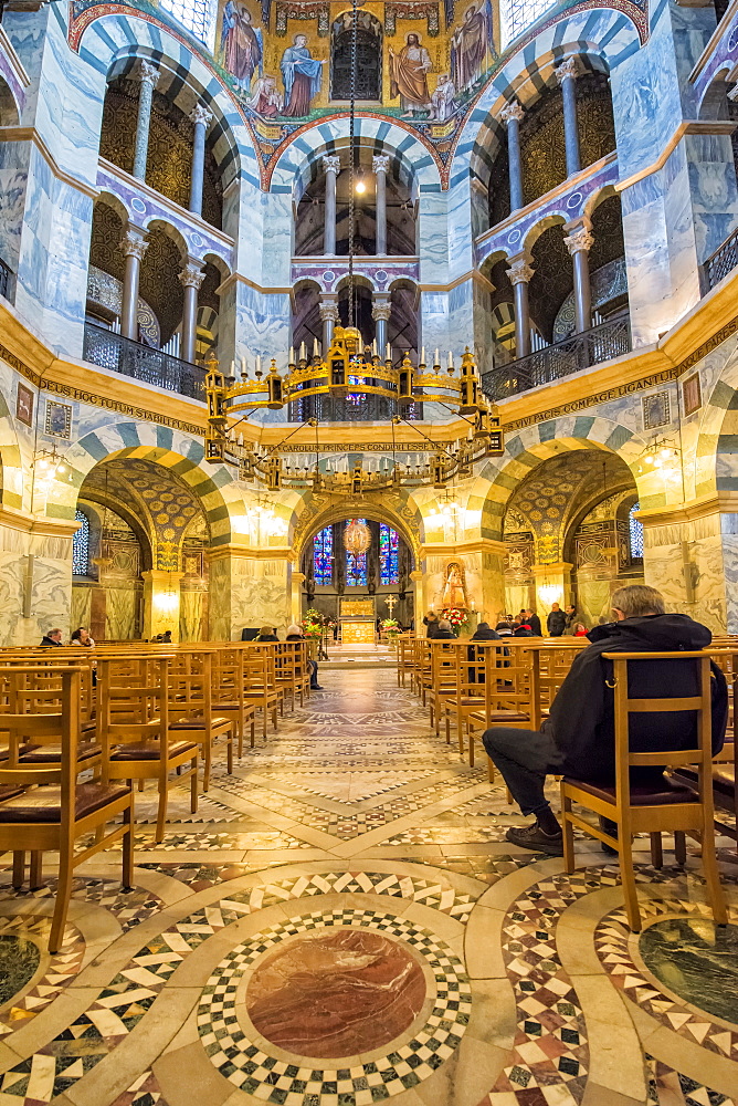 Octagonal interior, Aachen Cathedral, UNESCO World Heritage Site, North Rhine Westphalia, Germany, Europe