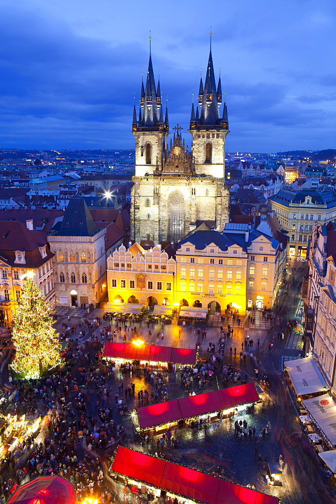 Overview of the Christmas Market and the Church of Our Lady of Tyn on the Old Town Square, UNESCO World Heritage Site, Prague, Czech Republic, Europe