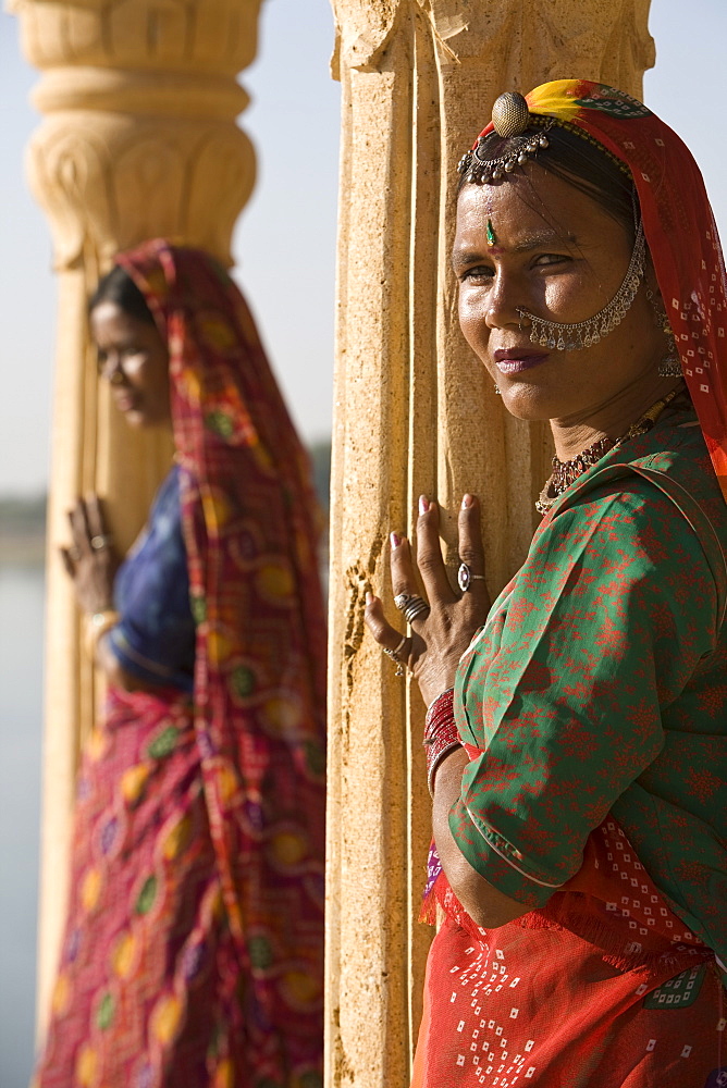 Women in traditional dress, Jaisalmer, Western Rajasthan, India, Asia