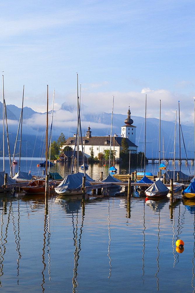 Picturesque Schloss Ort, Lake Traunsee, Gmunden, Salzkammergut, Upper Austria, Austria, Europe