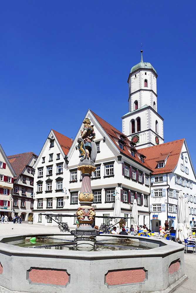 St. Martin church and fountain, market square, Biberach an der Riss, Upper Swabia, Baden Wurttemberg, Germany, Europe