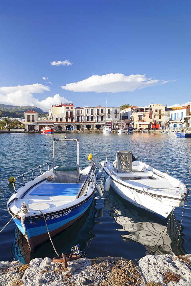 Old Venetian harbour, Rethymno (Rethymnon), Crete, Greek Islands, Greece, Europe