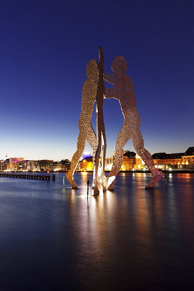 Molecule Man by Jonathan Borofsky, Spree River, Treptow, Berlin, Germany, Europe