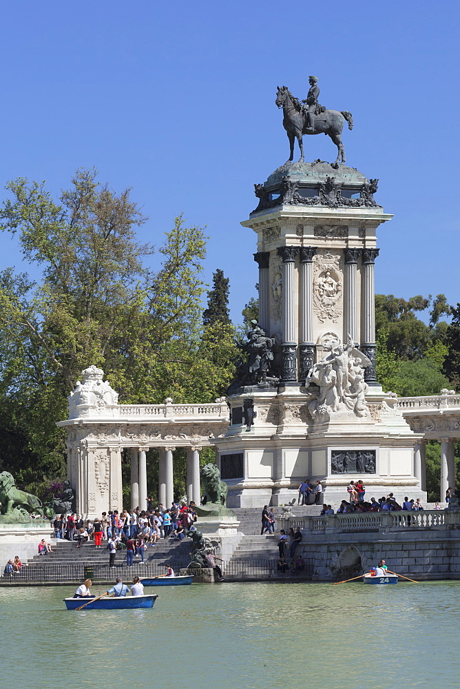 Monument of King Alfonso XII, Retiro Park (Parque del Buen Retiro), Madrid, Spain, Europe