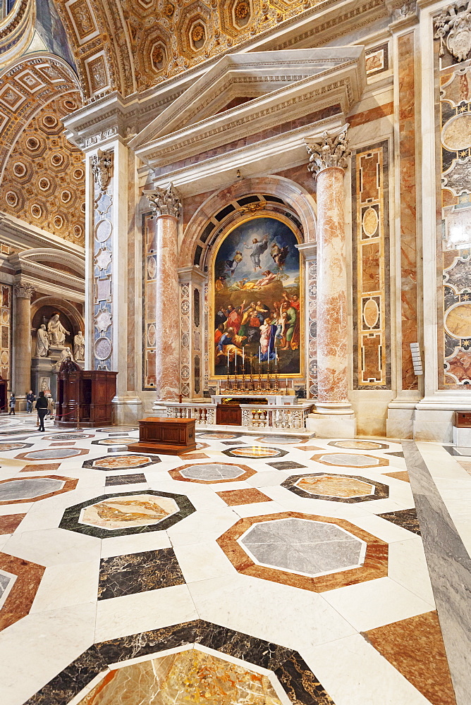 Altare de San Pietro Detto Della Bugi, St. Peter's Basilica (Basilica di San Pietro), UNESCO World Heritage Site, Vatican City, Rome,Lazio, Italy, Europe